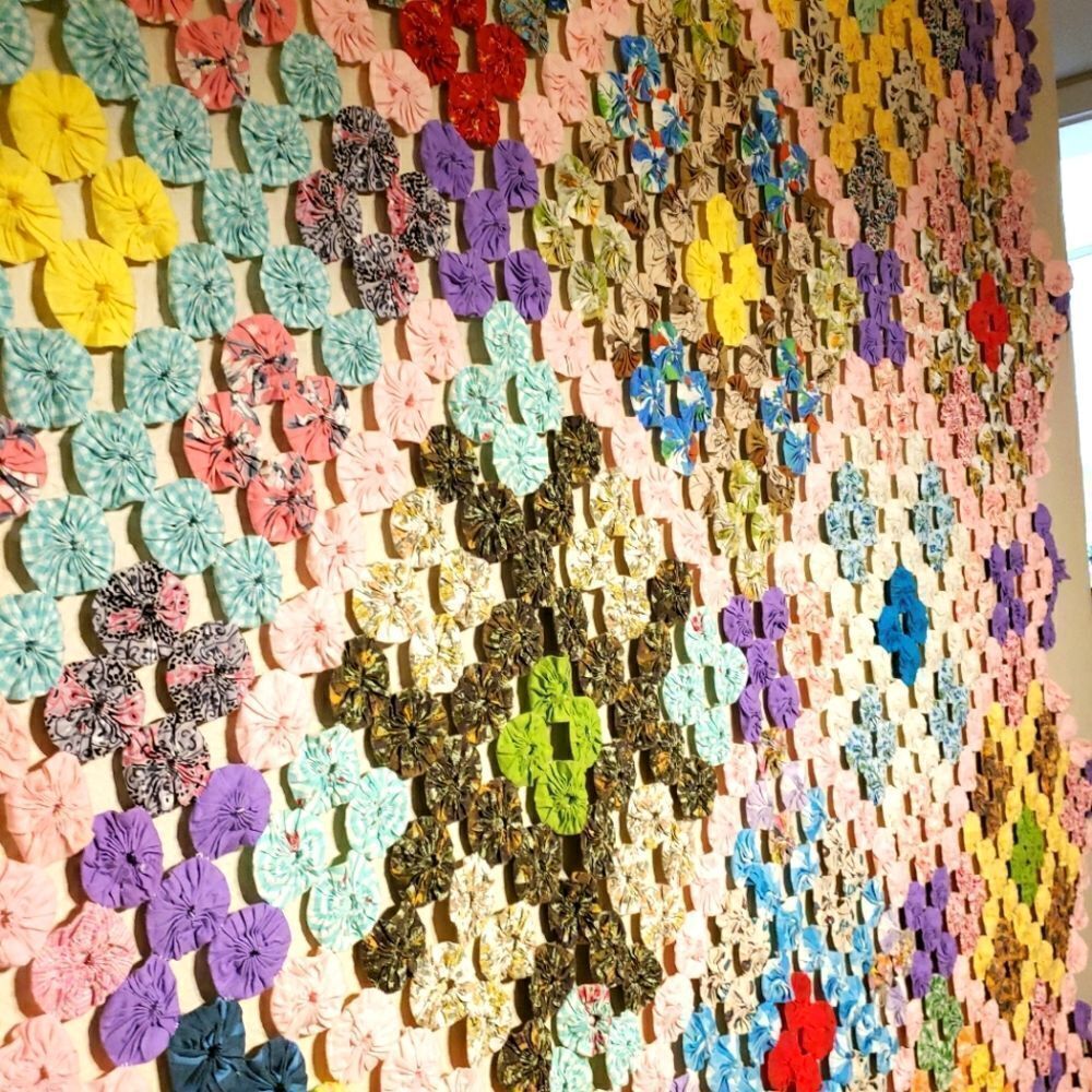 Pre-Owned Vintage 1920-1940s 100% Handstitched Yo-Yo Coverlet/Quilt